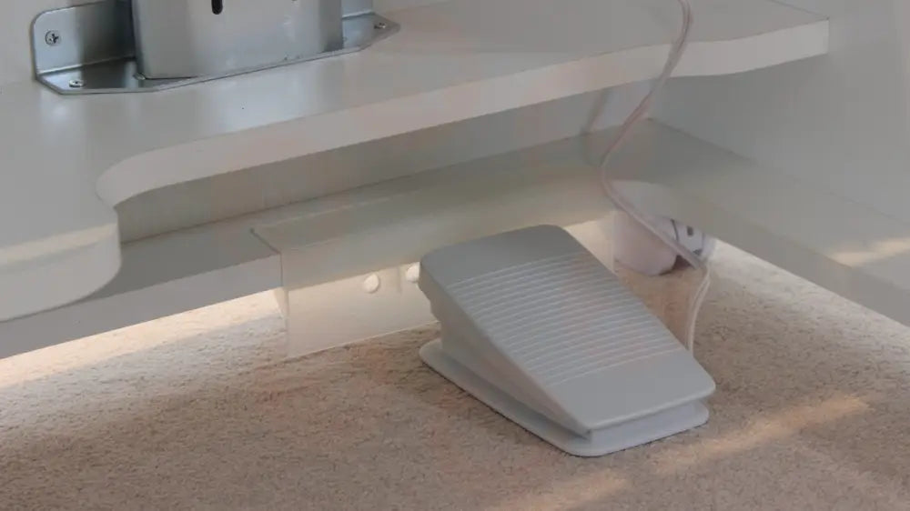 Horn CUB PLUS Sewing Cabinet with Standard Opening Air-Lift & Flush Inset Style (Type 1972) UNITED KINGDOM