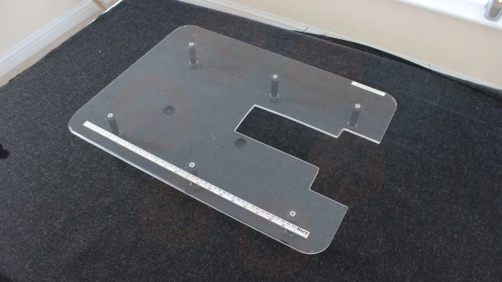 Horn Deluxe Extension Table UNITED KINGDOM