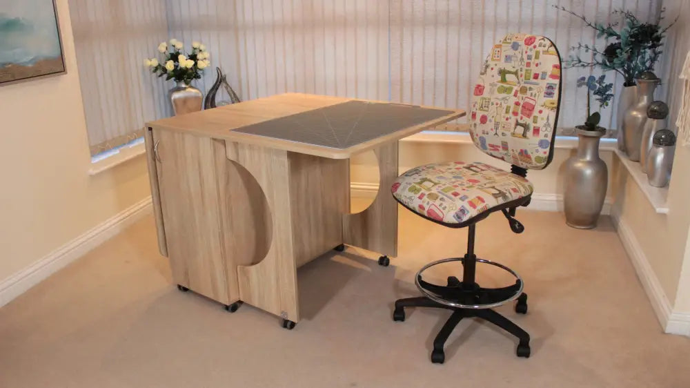 Horn Hobby Tall Chair UNITED KINGDOM