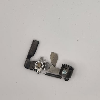 0328037000 BERNINA BASE RETAINER COMPLETE 560 580 640
