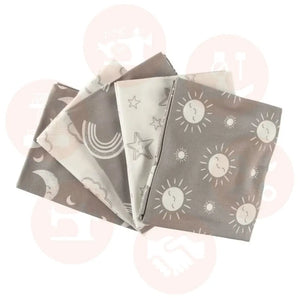 284700 The Sky Above: Grey Fat Quarter Set Of 5 - 18’’ X 22’’