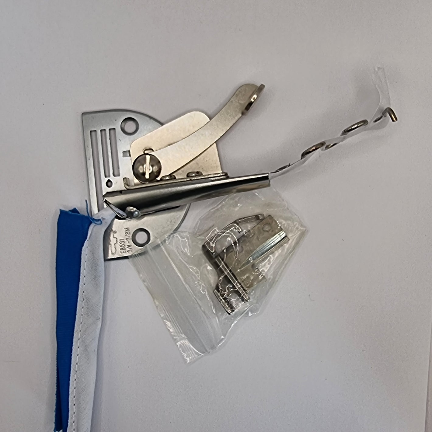 S64X3/4"=19MM RIGHT ANGLE BINDER RAW EDGE