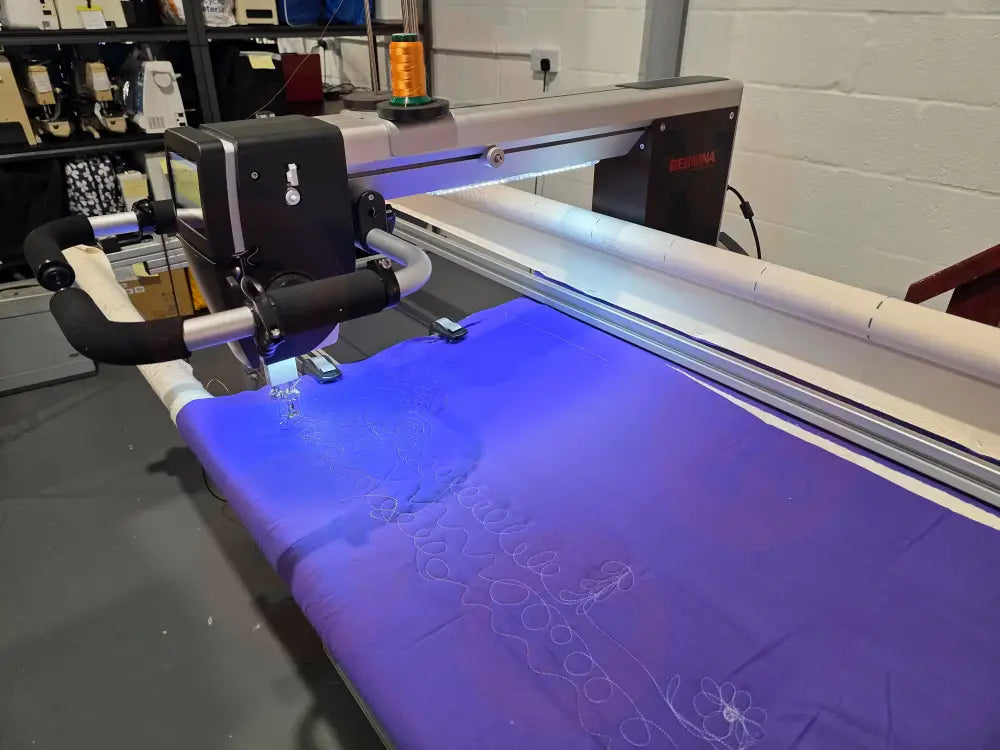 Bernina Q24 Longarm Quilting Machine with Classic PRO frame **PRE-LOVED** Domestic