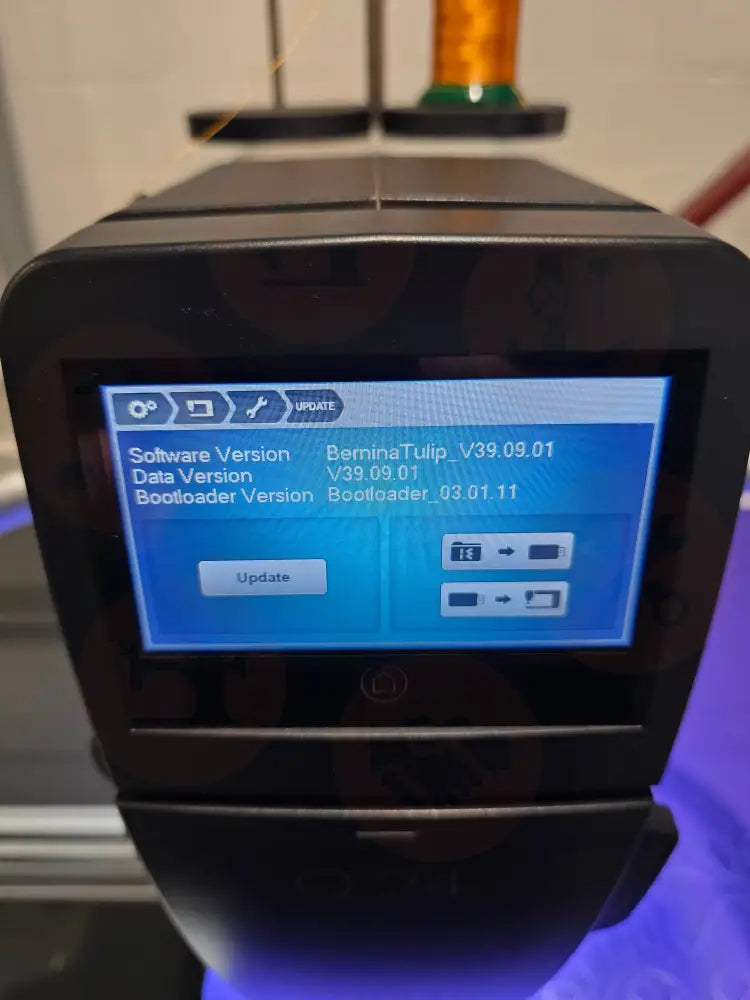 Bernina Q24 Longarm Quilting Machine with Classic PRO frame **PRE-LOVED** Domestic