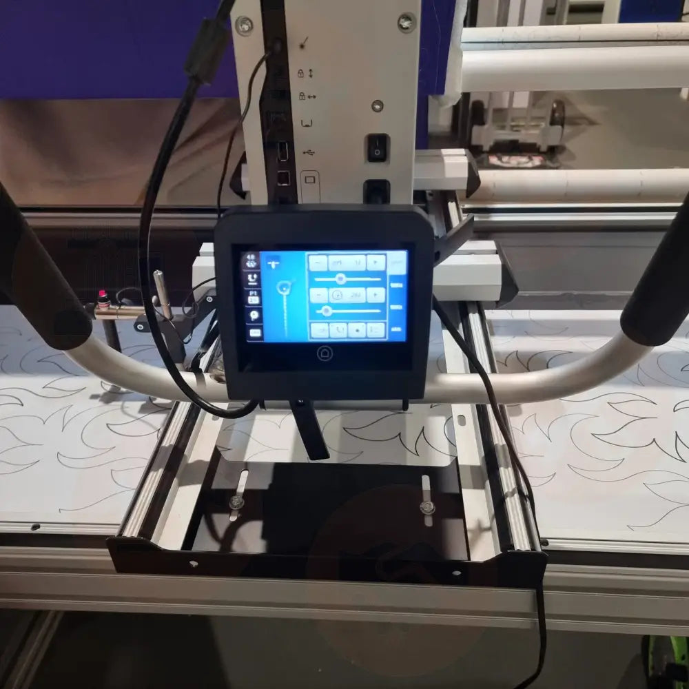 Bernina Q24 Longarm Quilting Machine with Classic PRO frame **PRE-LOVED** Domestic