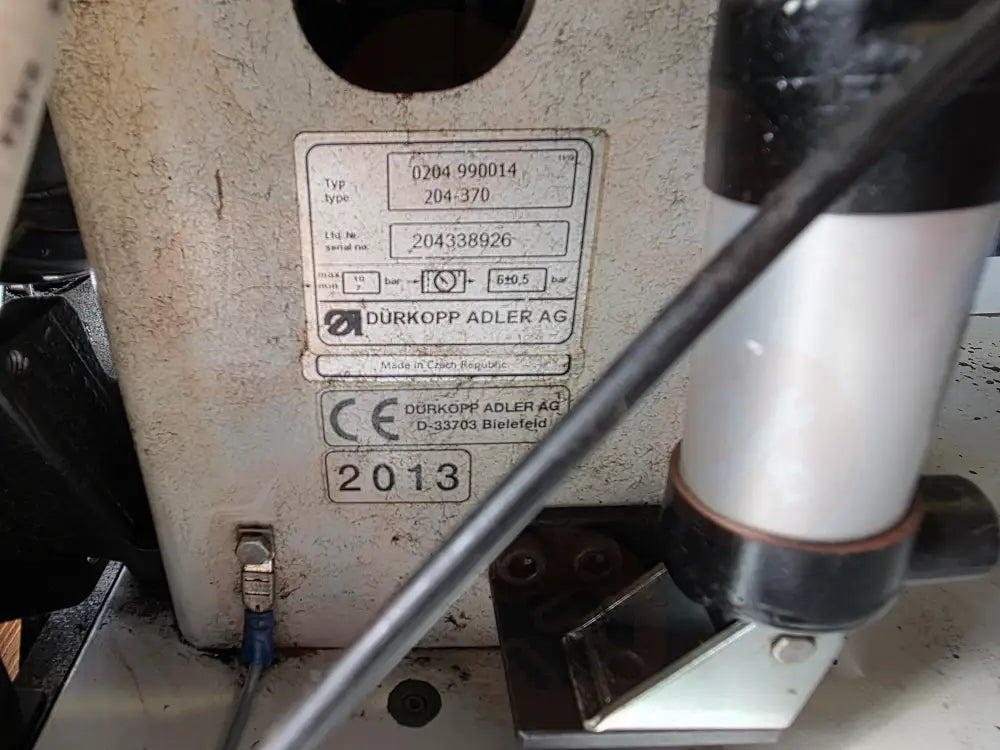 Durkopp Adler 204-370 with Pneumatic Control INDUSTRIAL MACHINES