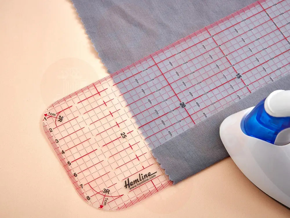 H4916 Hemline Ironing Ruler: 30 x 10cm IRONING RULER