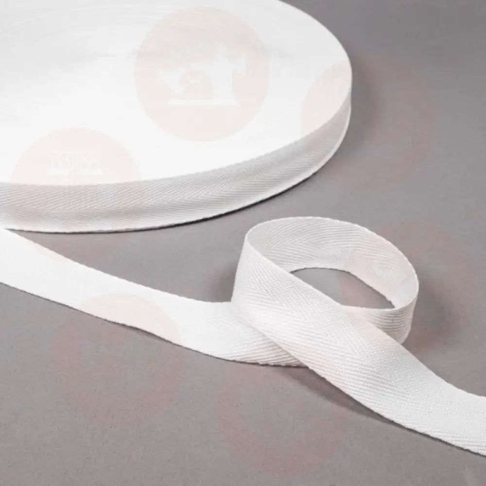 Hbi/10/White 25Mm Polypropylene Webbing Sold By The Meter Webbing