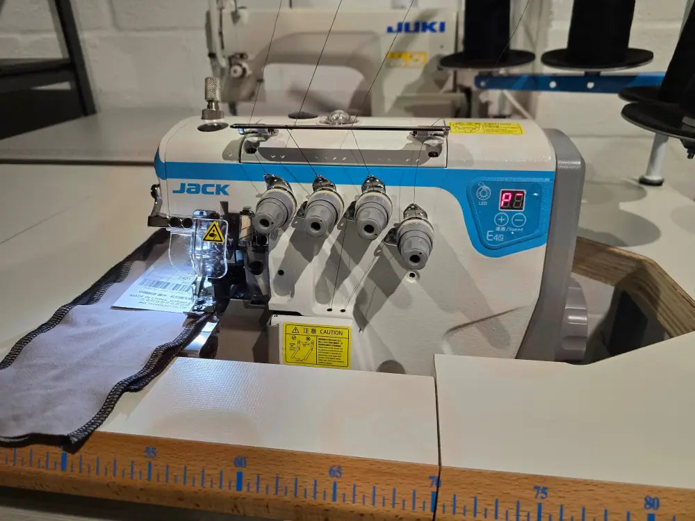 Jack E4S 4 Thread Overlocker - PREMIUM Submerged Bench TOP Industrial